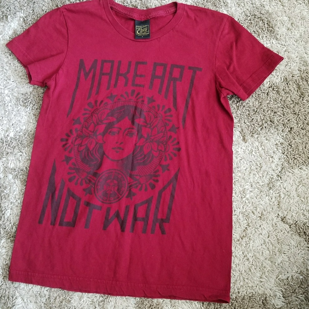 Obey T-shirt size Small
